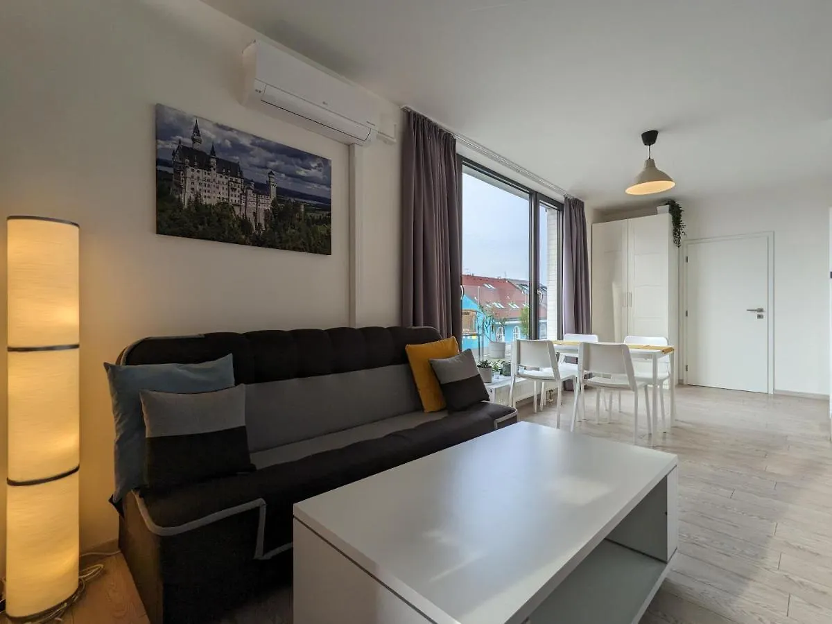 Cozy Apartment With Big Terrace In Central Prague - Karlin