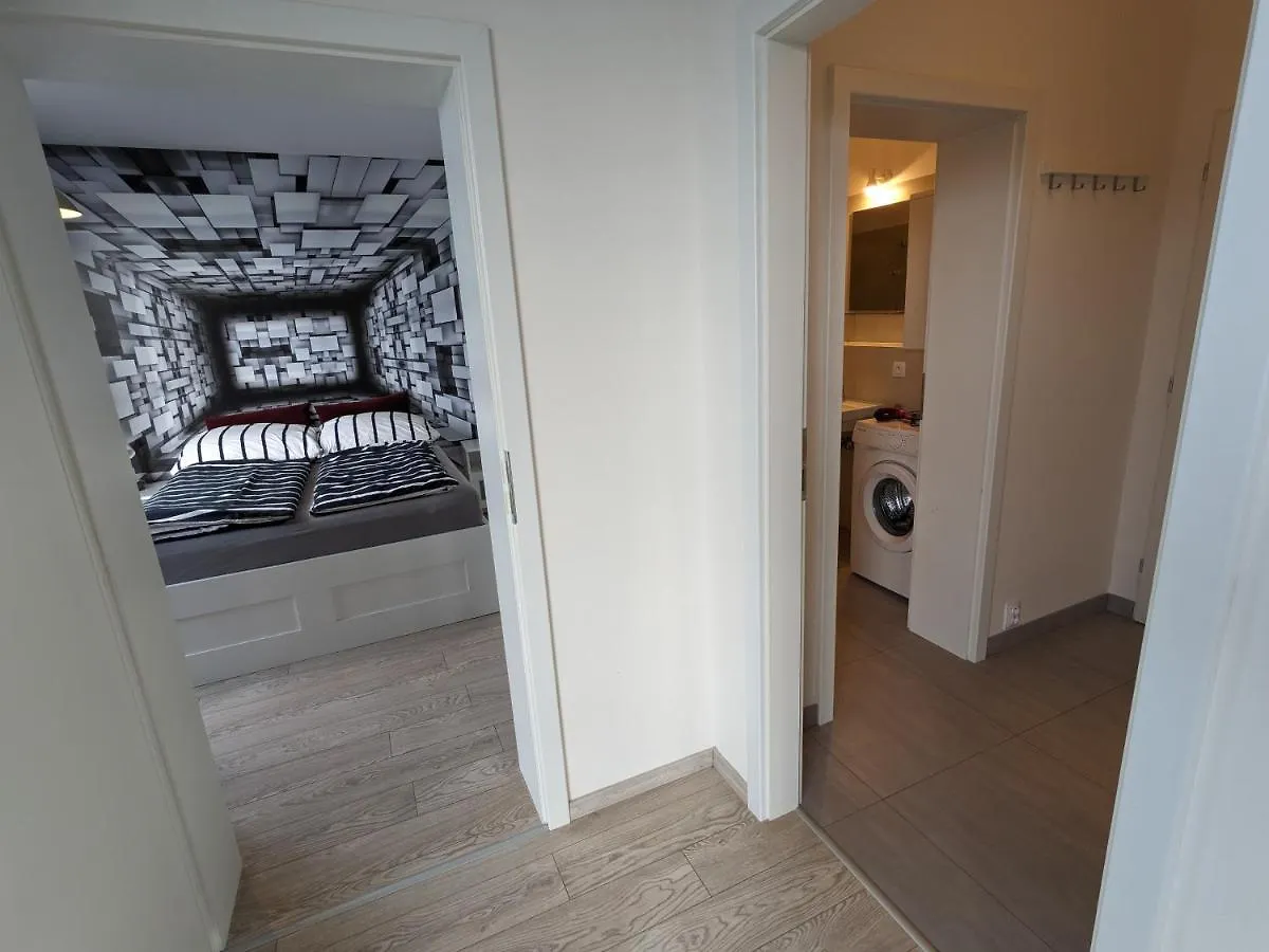 Cozy Apartment With Big Terrace In Central Prague - Karlin