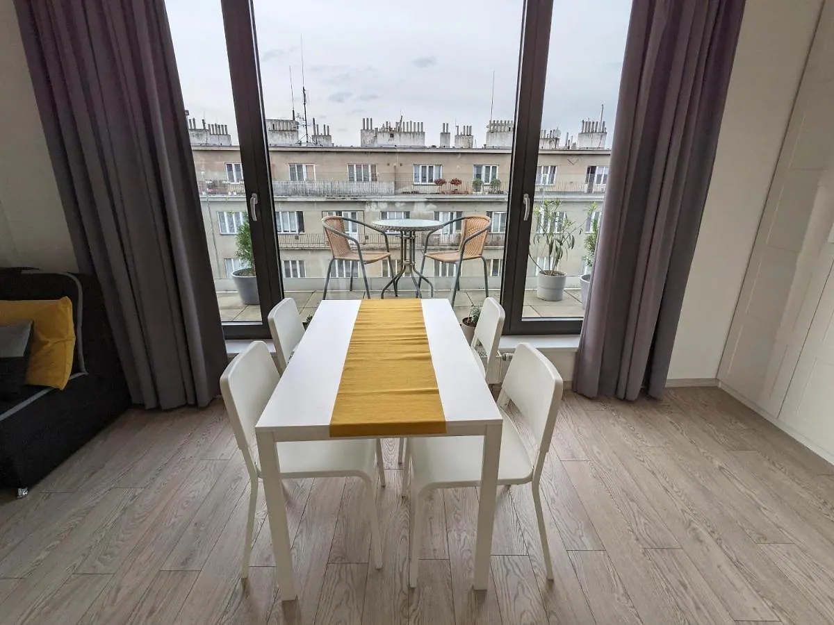 Cozy Apartment With Big Terrace In Central Prague - Karlin